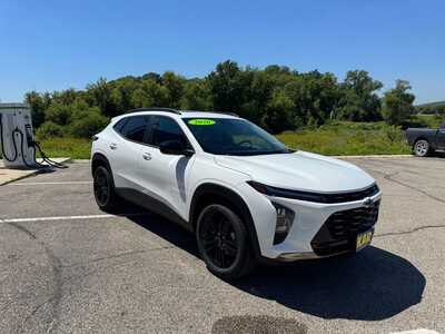 2026 Chevrolet Trax, $29080. Photo 5