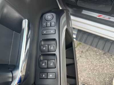 2016 Chevrolet 3500 Crew Cab, $56180. Photo 11