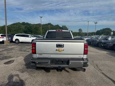 2016 Chevrolet 3500 Crew Cab, $56180. Photo 7