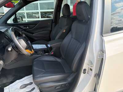 2022 Subaru Forester, $26180. Photo 3