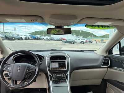 2018 Lincoln MKX, $21080. Photo 3