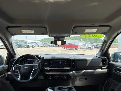 2024 Chevrolet 1500 Crew Cab, $37080. Photo 3