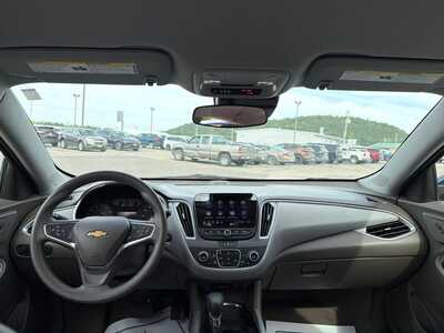 2025 Chevrolet Malibu, $21180. Photo 3