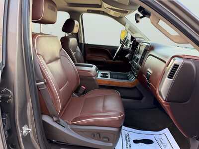2015 Chevrolet 2500 Crew Cab, $31080. Photo 9