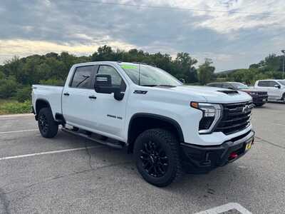 2026 Chevrolet 2500 Crew Cab, $67180. Photo 5