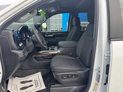 2026 Chevrolet 2500 Crew Cab, $67180. Photo 6