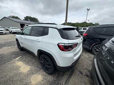 2025 Jeep Compass, $23180. Photo 4