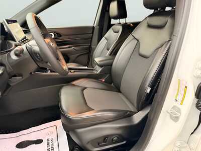 2025 Jeep Compass, $24180. Photo 2