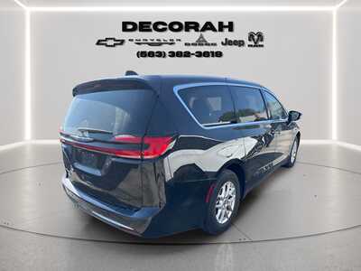 2024 Chrysler Pacifica, $25080. Photo 3