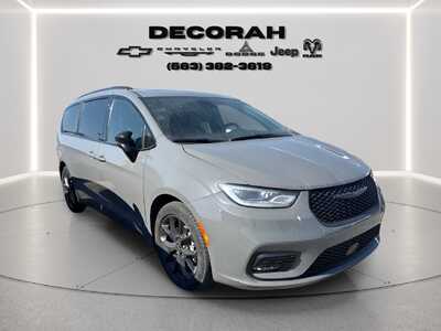 2025 Chrysler Pacifica, $34180. Photo 2