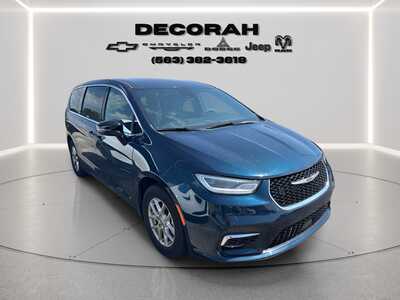 2025 Chrysler Pacifica, $32080. Photo 2