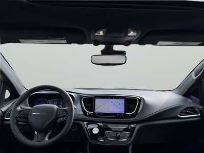 2025 Chrysler Pacifica, $35180. Photo 2