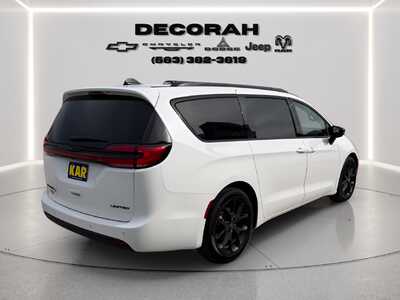 2025 Chrysler Pacifica, $35180. Photo 3