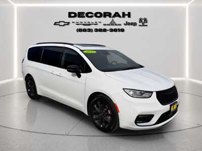 2025 Chrysler Pacifica, $35180. Photo 5