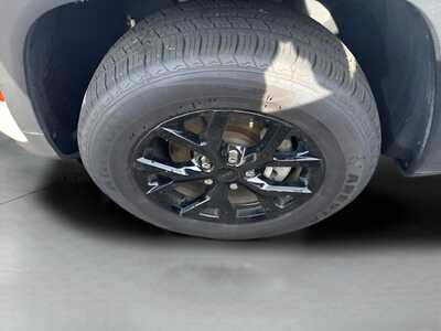 2025 Jeep Grand Cherokee, $30680. Photo 4