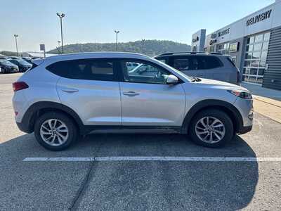 2016 Hyundai Tucson, $10680. Photo 2
