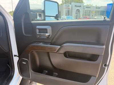 2018 GMC Sierra 3500HD, $22180. Photo 5