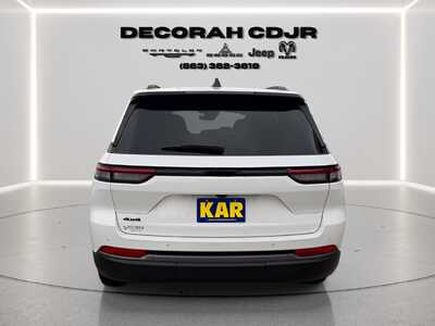 2027 Jeep Grand Cherokee, $50273. Photo 10