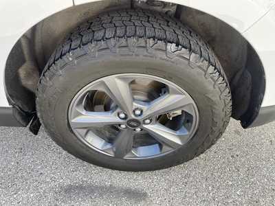2022 Ford Edge, $24599.00. Photo 10