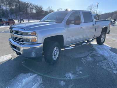 2016 Chevrolet 2500 Crew Cab, $24799.00. Photo 5
