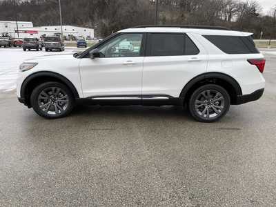 2025 Ford Explorer, $45339.00. Photo 3