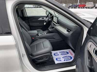2025 Ford Explorer, $45339.00. Photo 9
