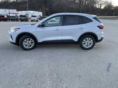 2025 Ford Escape, $30332.00. Photo 3