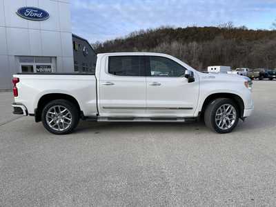 2022 Chevrolet 1500 Crew Cab, $49999.00. Photo 2