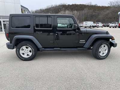2018 Jeep Wrangler Unlimited, $26000.00. Photo 2