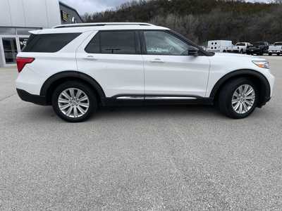 2021 Ford Explorer, $25499.00. Photo 2