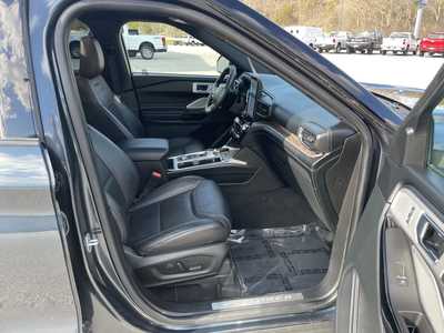 2022 Ford Explorer, $37599.00. Photo 11