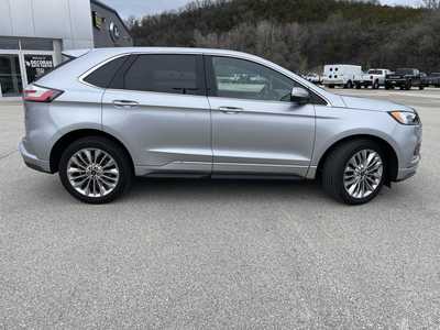 2022 Ford Edge, $31499.00. Photo 2