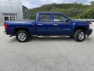 2013 Chevrolet 1500 Crew Cab, $14599.00. Photo 2