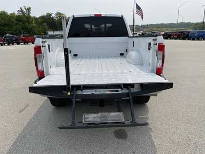 2019 Ford F250 Crew Cab, $55399.00. Photo 9