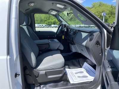 2016 Ford F350 Reg Cab, $25999.00. Photo 12