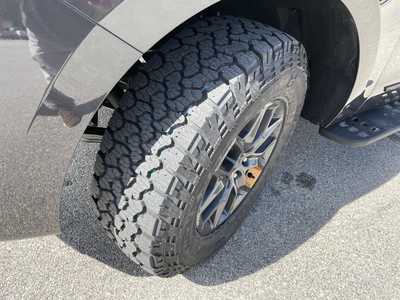 2025 Ford Expedition, $83520.00. Photo 12