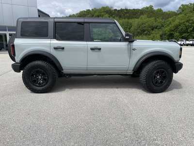 2022 Ford Bronco, $44000.00. Photo 2