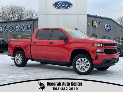2022 Chevrolet 1500 Crew Cab, $61999.00. Photo 1