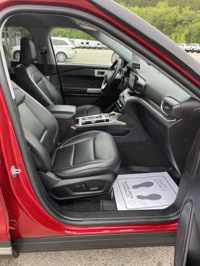 2022 Ford Explorer, $32399.00. Photo 11