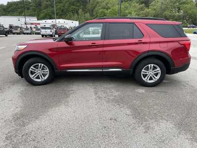 2022 Ford Explorer, $32399.00. Photo 6