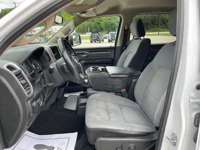 2019 RAM 1500 Crew Cab, $24999.00. Photo 6