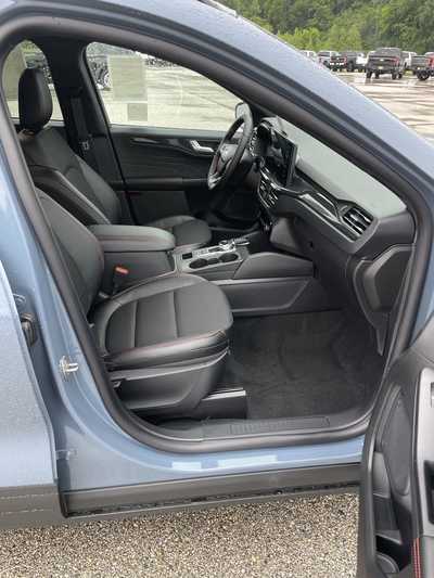 2025 Ford Escape, $33062.15. Photo 11