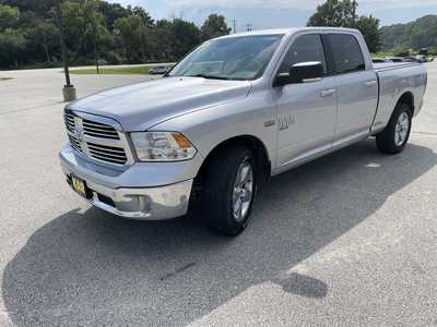 2019 RAM 1500 Crew Cab, $20999.00. Photo 5