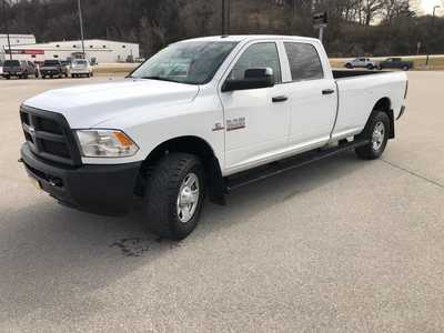 2017 RAM 3500 Crew Cab, $35999.00. Photo 4