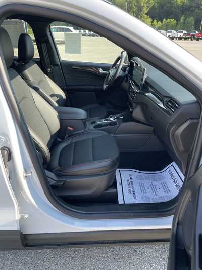 2025 Ford Escape, $35084.15. Photo 11