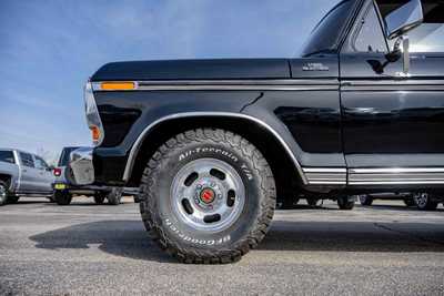 1979 Ford F150 Reg Cab, $32500.00. Photo 9