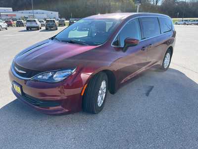 2017 Chrysler Pacifica, $15900.00. Photo 4