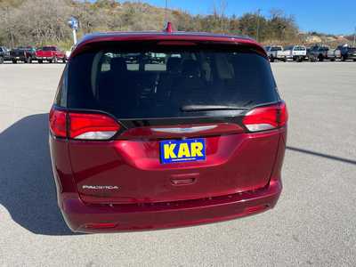 2017 Chrysler Pacifica, $15900.00. Photo 6