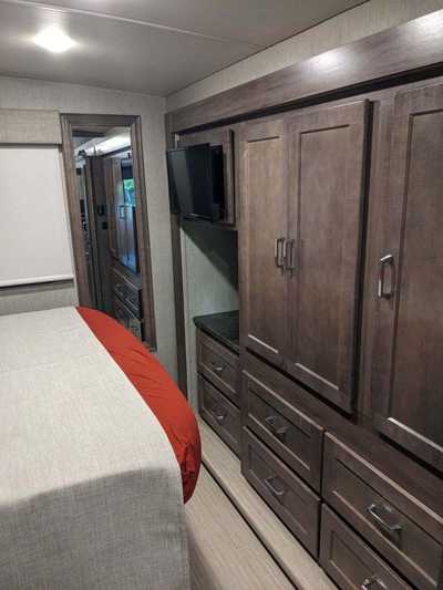 2022 Winnebago Adventurer 29B, $138000.00. Photo 10
