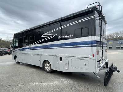 2022 Winnebago Adventurer 29B, $138000.00. Photo 3